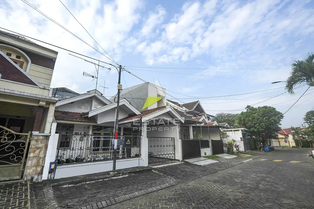 Rumah Nuansa Klasik di Area Strategis & Bergengsi di PBI Araya Malang