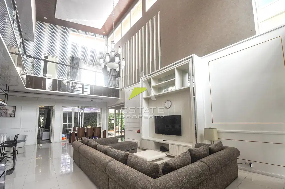 Rumah Megah Modern di Area Sejuk Kota Araya Malang