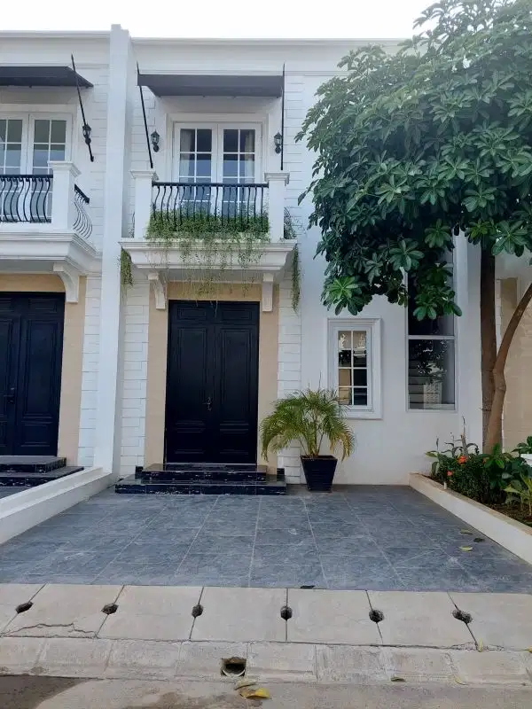 Rumah Baru Modern American Classic Siap Huni