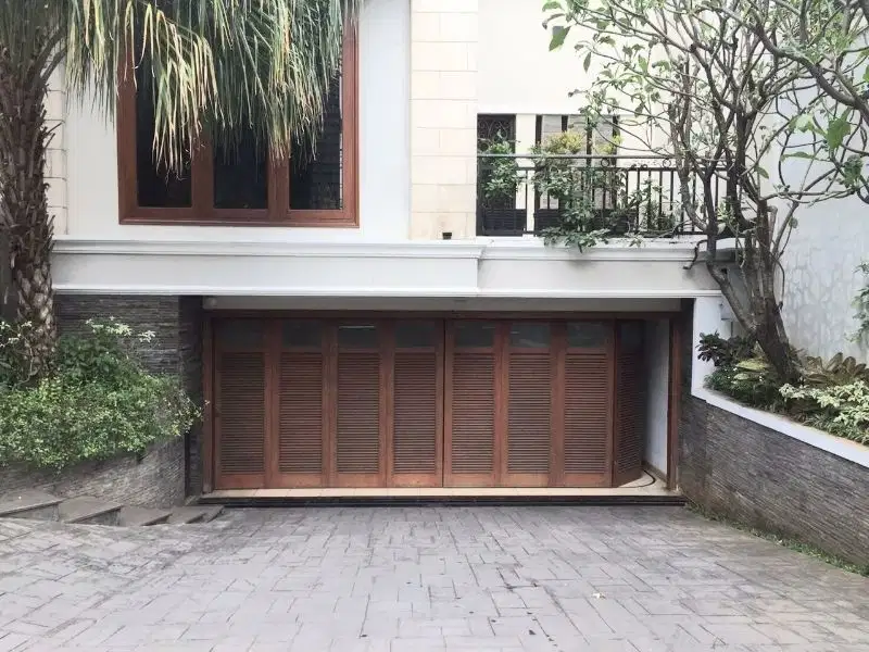 Rumah Mewah 2 Lt. Plus Basement Di Kawasan Elit Menteng