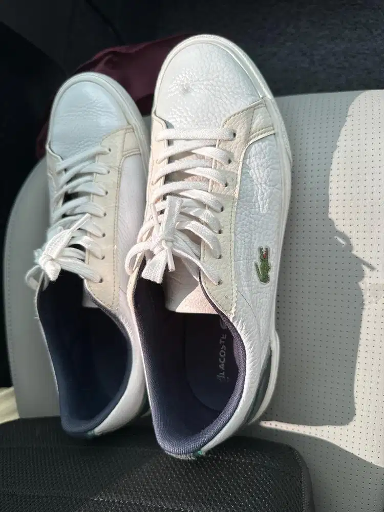 Sepatu lacoste putih