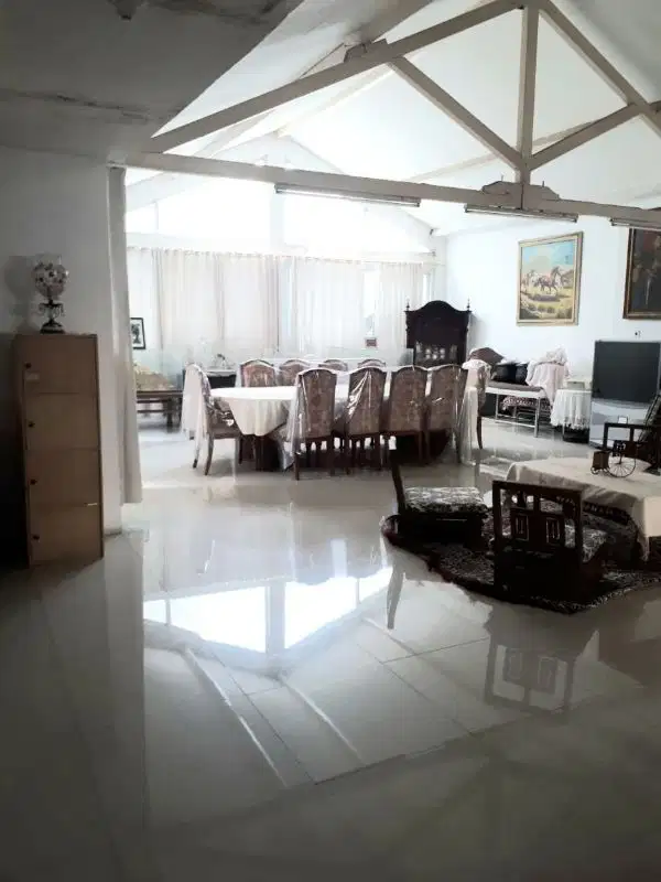 Rumah Besar Di Kawasan Elit Kebayoran Baru Cocok Untuk Usaha Atau Tempat Tinggal