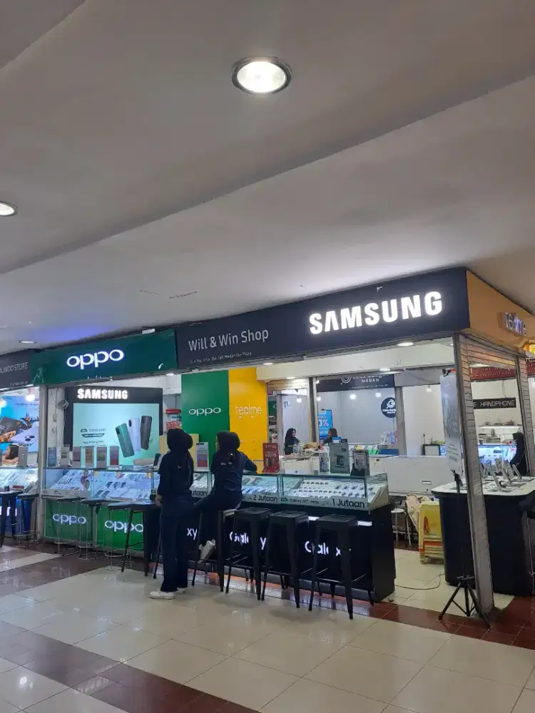 Dicari pekerja toko hape