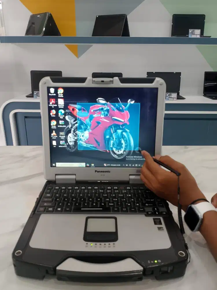 [CF31] Laptop Kuliah Touchscreen Intel i5Gen5 8GB SSD 14inch Windows