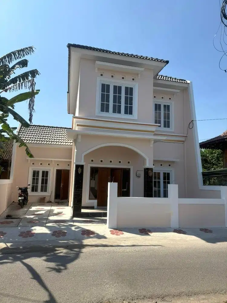 Dijual Rumah Istimewa Gaya Klasik Dekat Pasar Ngipik Banguntapan