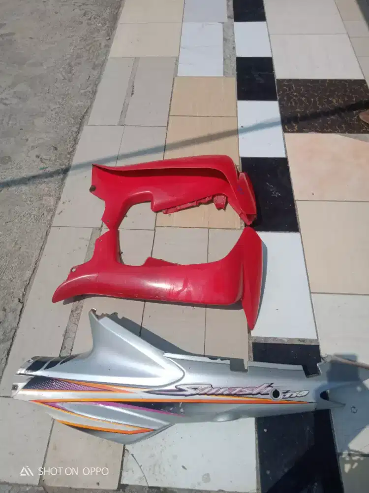 Sayap dan body kiri smash