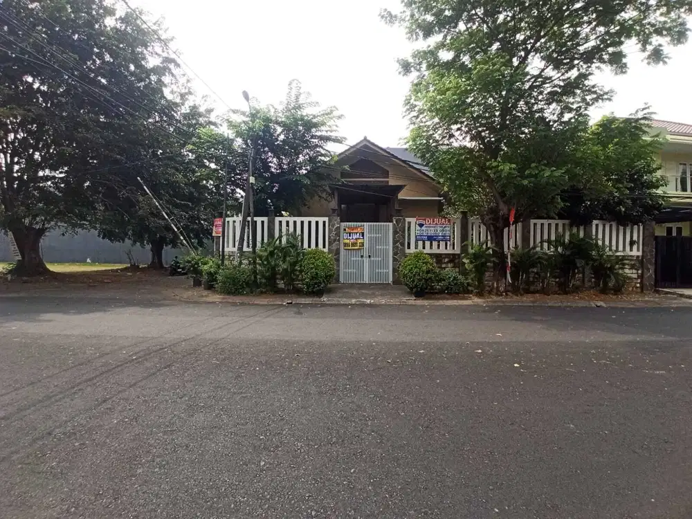 Rumah Kompleks Duta Garden Jalan depan Lebar 6 mobil dekat BCA Bandara