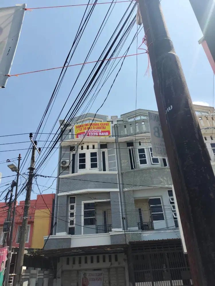 Dijual cepat Ruko 3 lantai depan sekolah Al Azhar hertasning baru