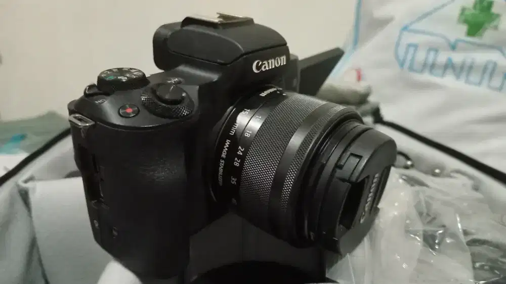 Camera Mirrorless Canon IOS M50 + Lensa Kit