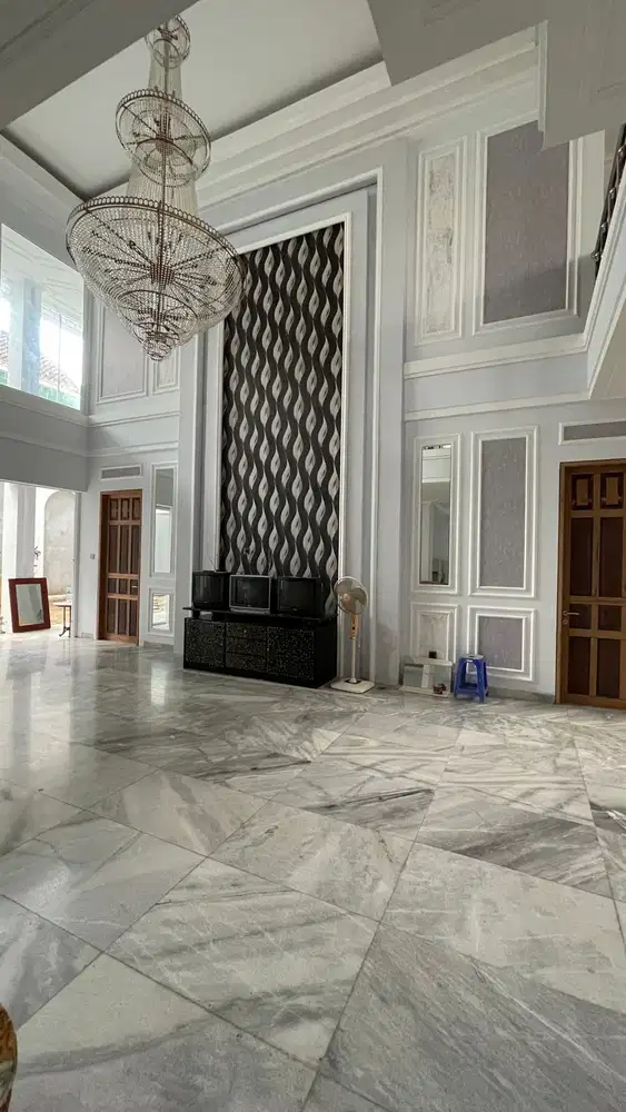 EXCLUSIVE HOUSE  INTERIOR MEWAH JL GATOT SUBROTO DENPASAR BALI