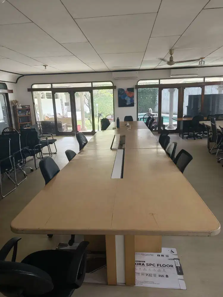 Meja Kerja Kantor Besar Honey Oak