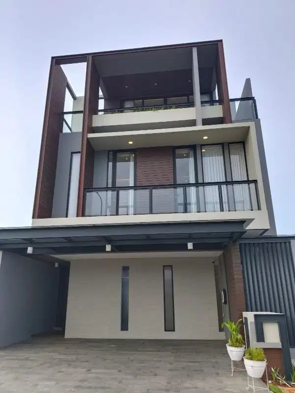 Rumah mewah lokasi dekat mall puri indah