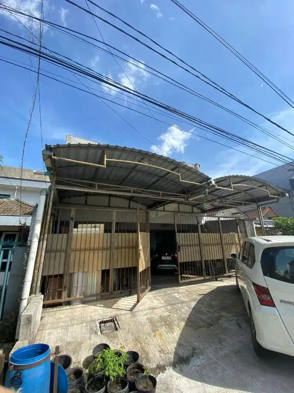 rumah 2lt tengah kota Malang bs buat kos2an murah