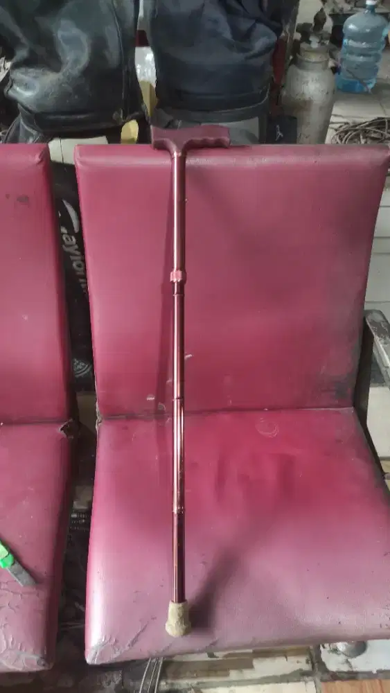TONGKAT WALKER KRUK BANTU JALAN KAKI 1