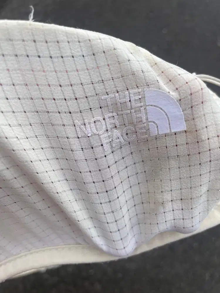 ⚪️ The North Face (TNF) Runbelt/Runbag White Putih Tulang