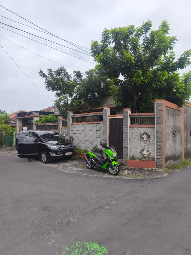 Rumah solo sumber dekat pak jokowi banyuanyar exit tol Manahan