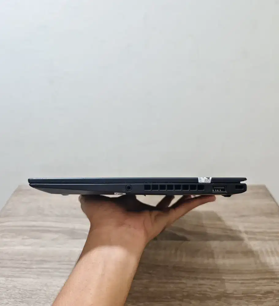 Lenovo X1 Carbon 6 i5 RAM 8GB SSD 256 Bonus Tas