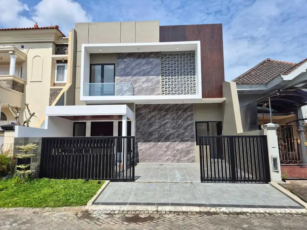 Rumah Mewah Baru 2 Lantai di Golf Araya