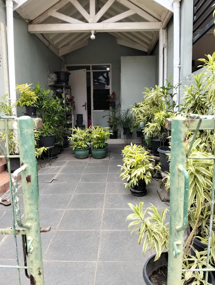 Jual rumah taman cipulir