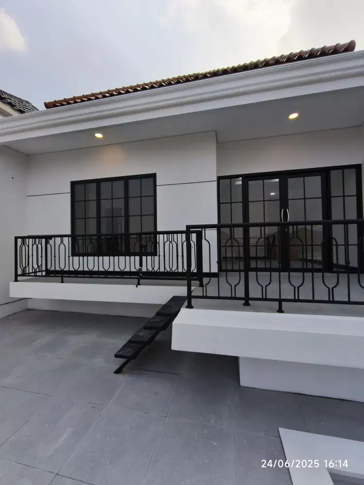 Rumah solo baru dekat dr oen pakuwon mall the park