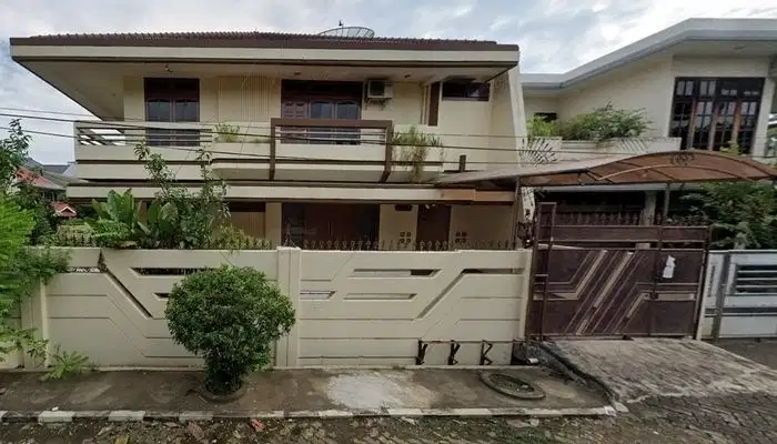 Saatnya Investasi Menarik Rumah Green Garden 2 Lantai, Jakarta Barat