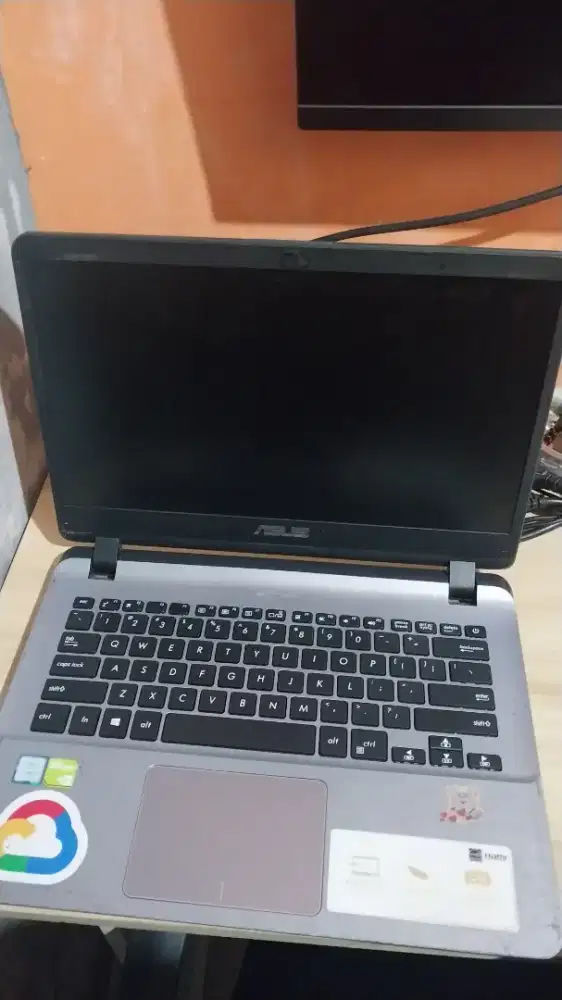 Laptop desain gaming murah Asus X407UB