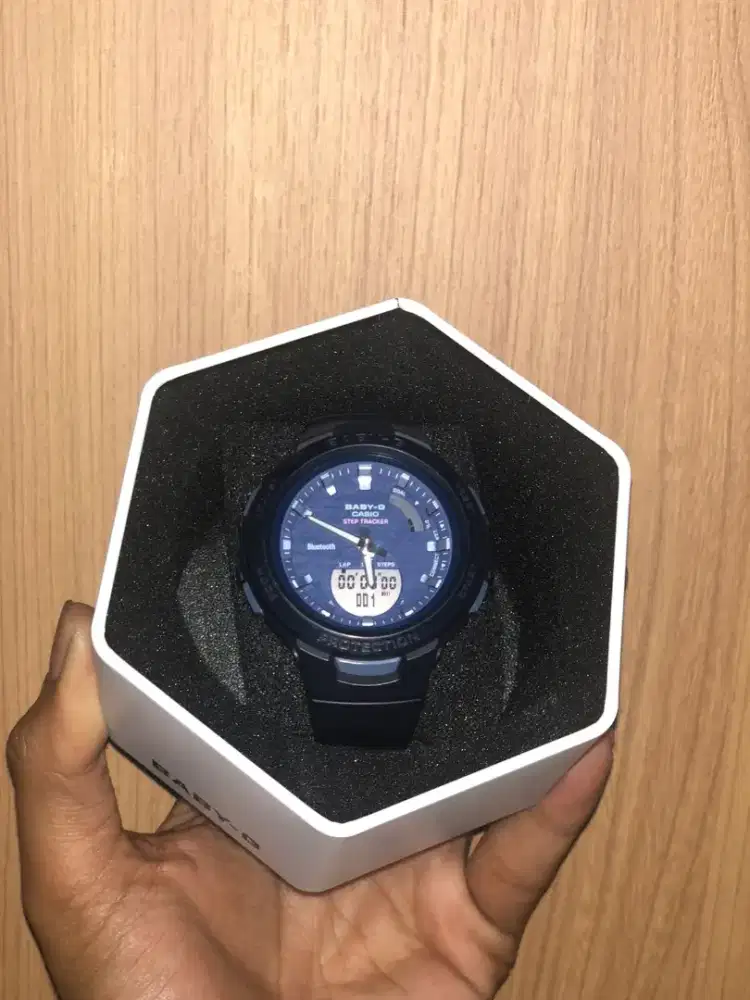 Casio Baby G BSA B100
Casio Baby G BSA B100