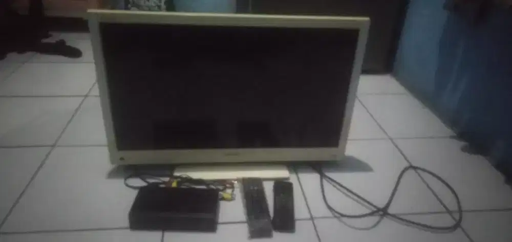 Tv sharp 24 inch analog fullset