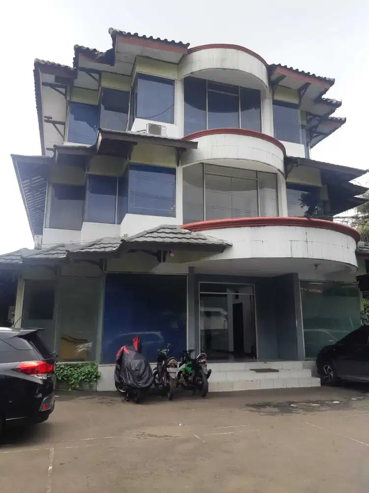 Gedung kantor siap pakai di Rawamangun