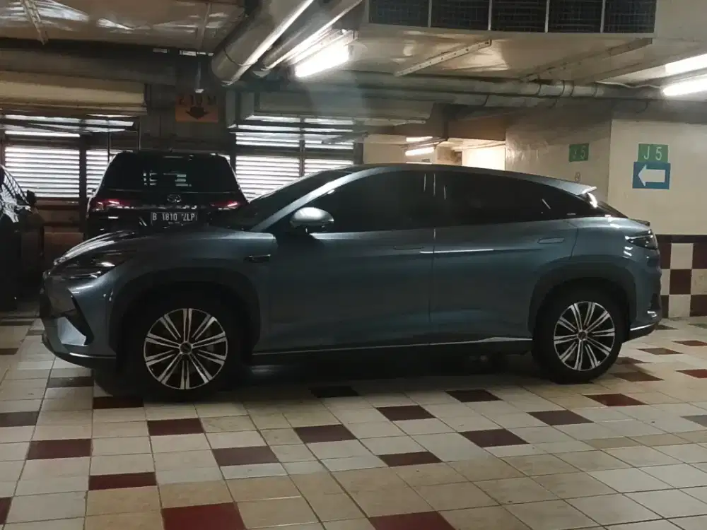 sedang mencari pekerjaan sebagai supir pribadi