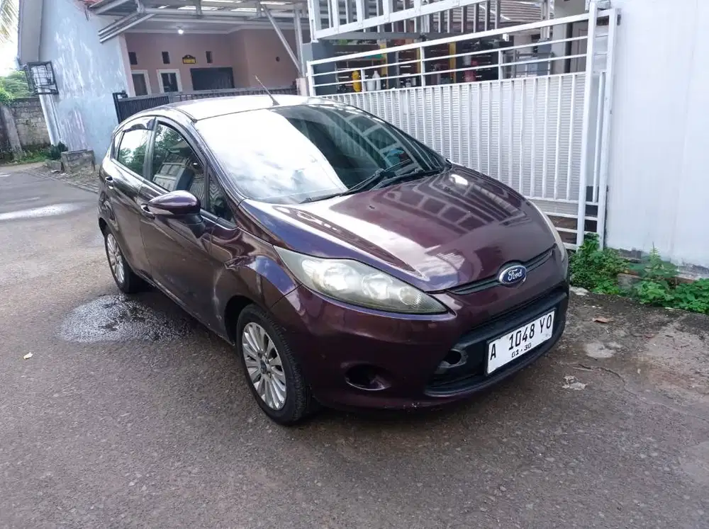MOBIL FORD FIESTA MANUAL TAHUN 2012