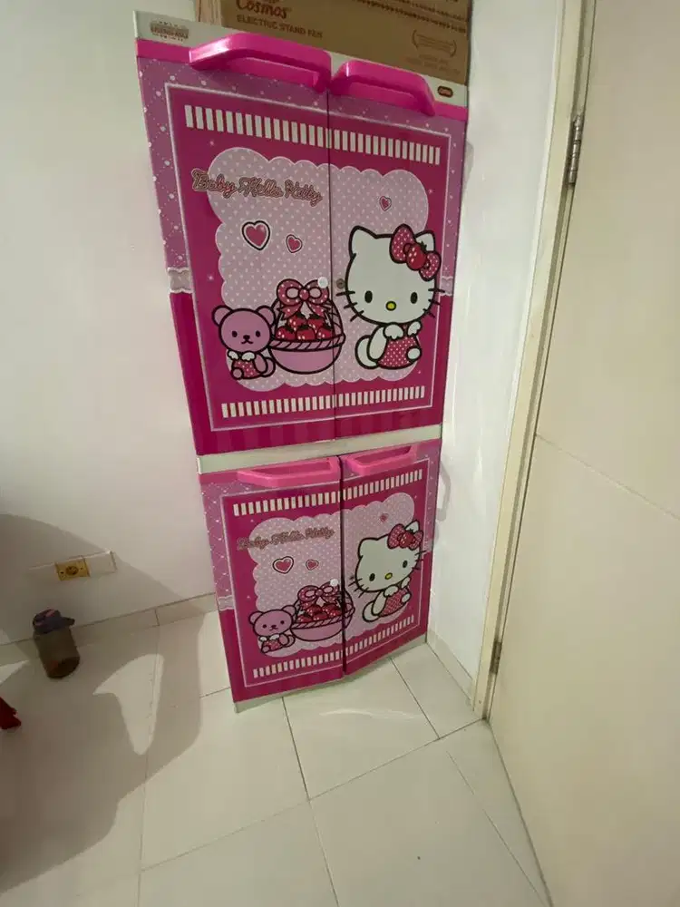 Lemari hello kitty