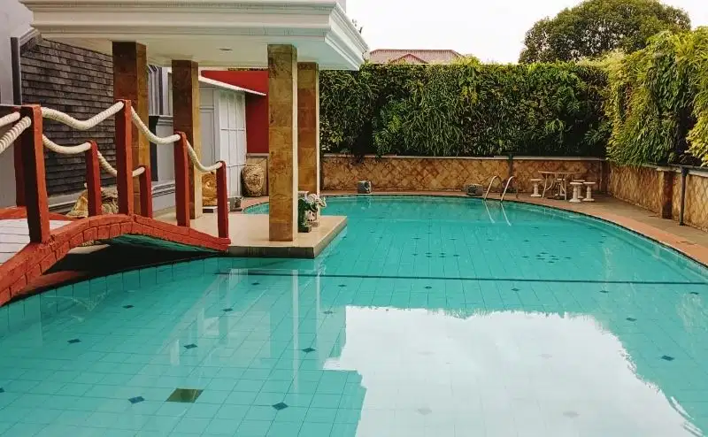 rumah mewah villa permata gading, kelapa gading, kolam renang
