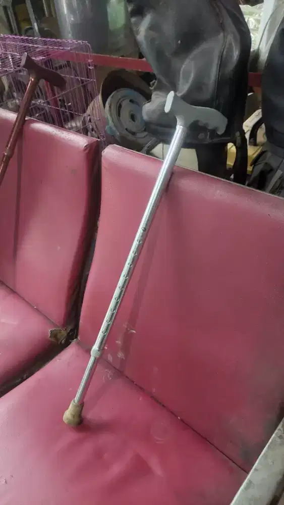 TONGKAT KRUK WALKER 1 KAKI