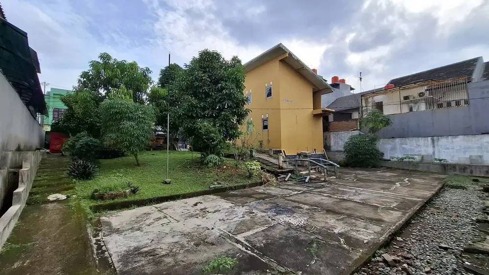 DIJUAL CEPAT TANAH PLUS BANGUNAN 872 m²