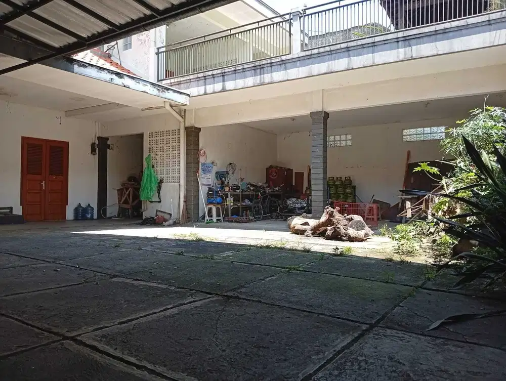 Jual Rumah Hitung tanah Area di Tengah kota Bandung, 10 KT - 4 KM