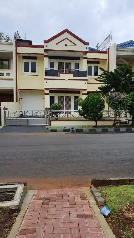 RUMAH MURAH. DIJUAL CEPAT. LAGI BUTUH DANA.