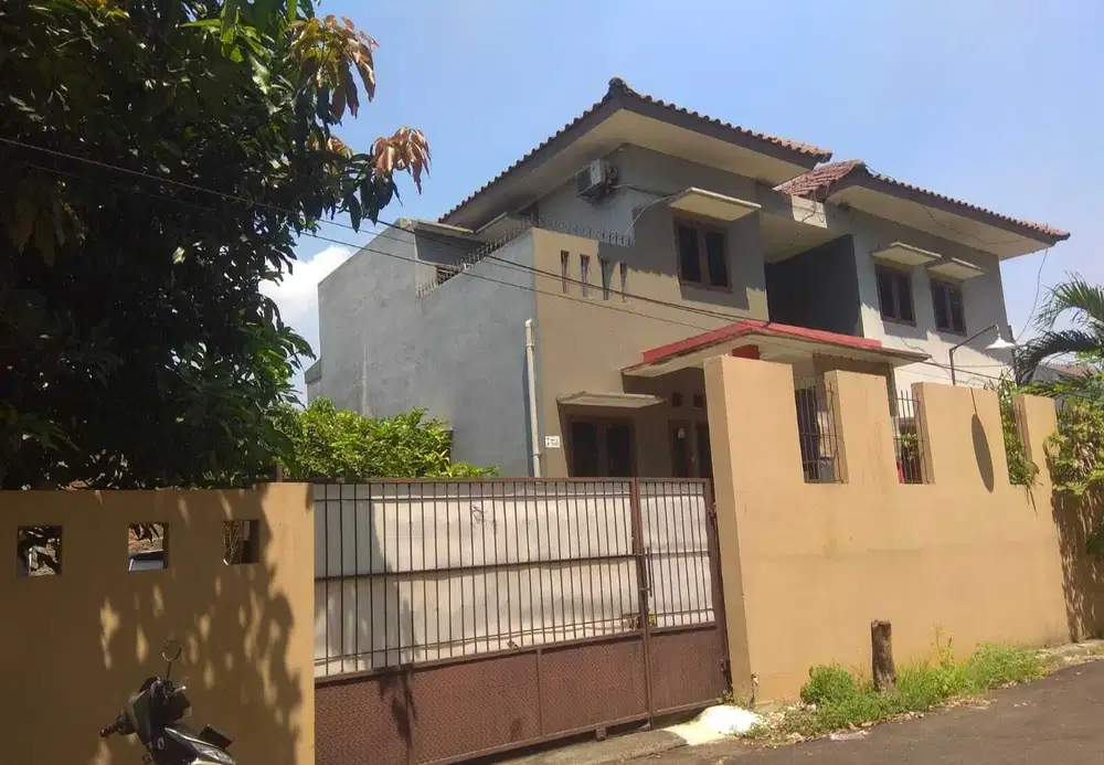 Rumah 2 Lantai Luas dan Adem di Duren Sawit Dekat Tol, Mall, Sekolah