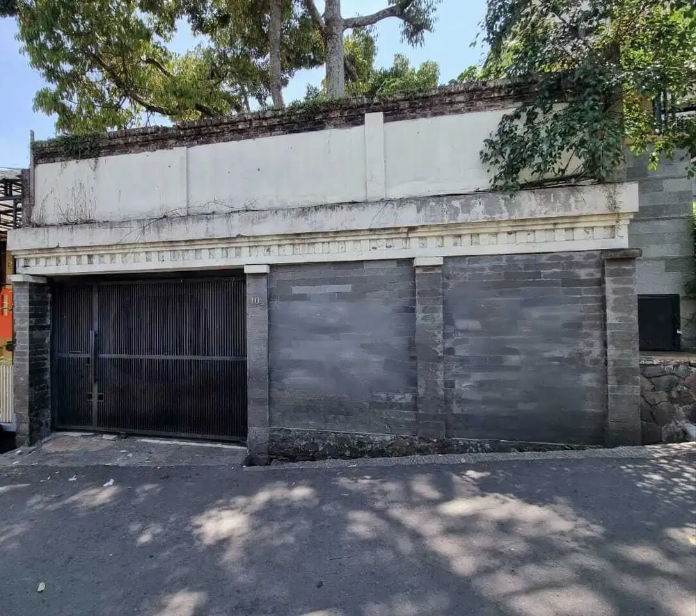 Dijual Rumah Strategis di pusat kota ciumbuleuit cocok untuk usaha Kos