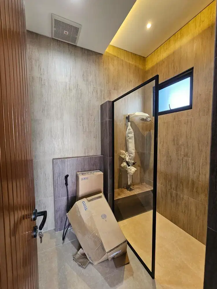 Di jual rumah di daerah Griya loka BSD