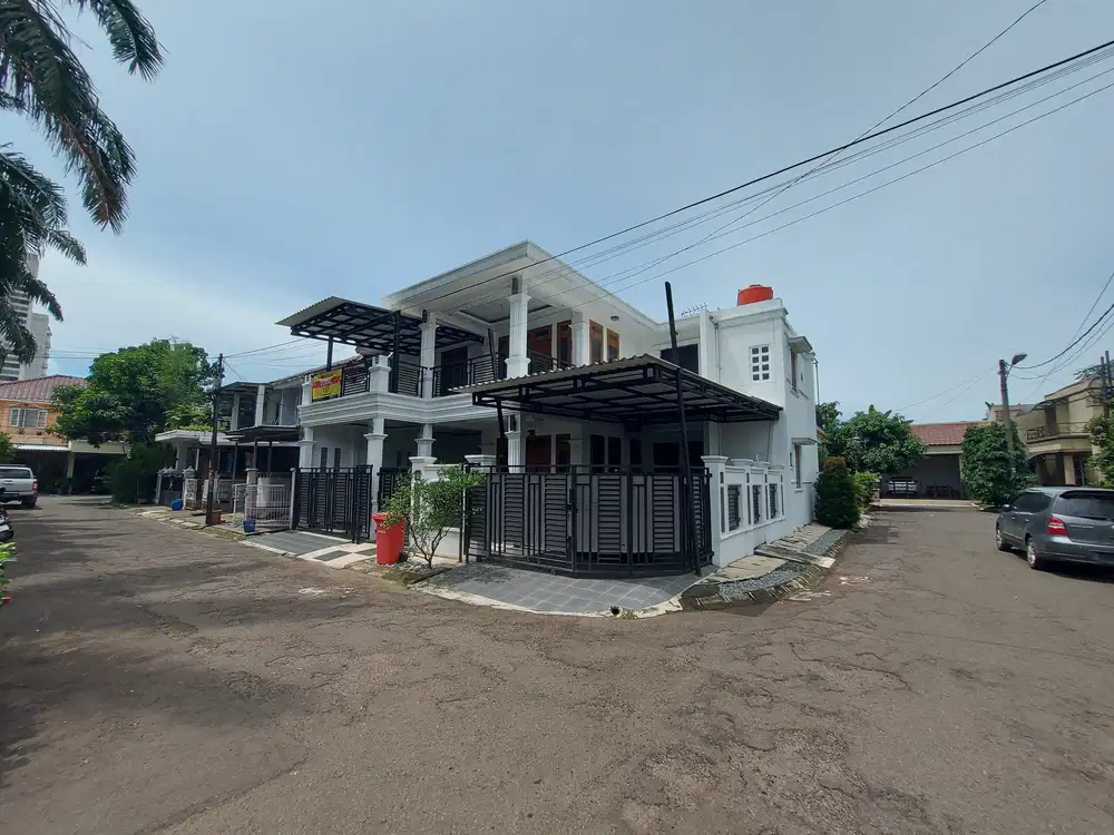 Rumah 2 Lantai Full Renov Siap Huni