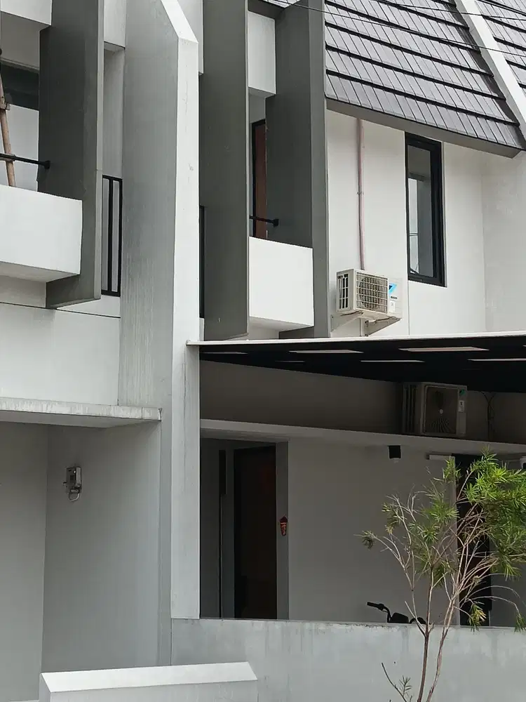 Hinata living rumah exclusive modern.