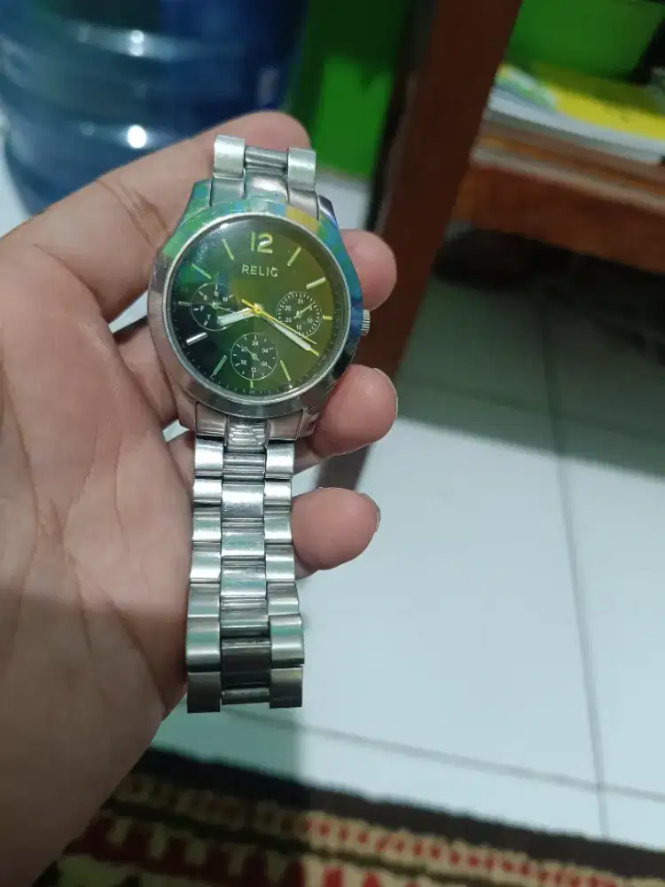 Jam tangan bekas