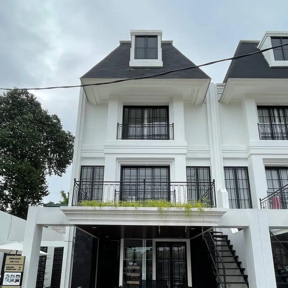 Dijual Rumah Mewah 3 Lantai American style di Pesanggrahan - Jakse