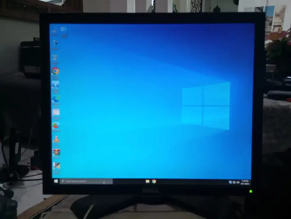 LCD Monitor Dell 19 Inch Square