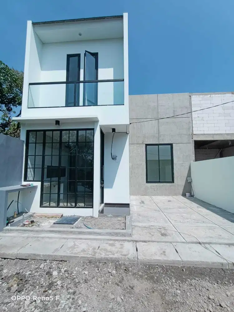 DIJUAL RUMAH BARU 2 LANTAI GRAND KUWUKAN SURABAYA BARAT