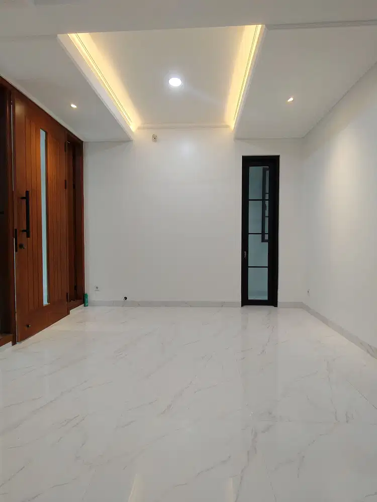Rumah Modern Baru Classic 3 Lantai Di  Dalam Komplek Mega Cinere