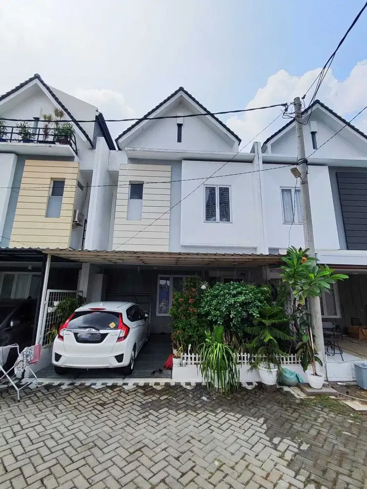 Rumah Full Furnished 2 Lantai di Cluster Cipayung Jakarta Dijual Cepat