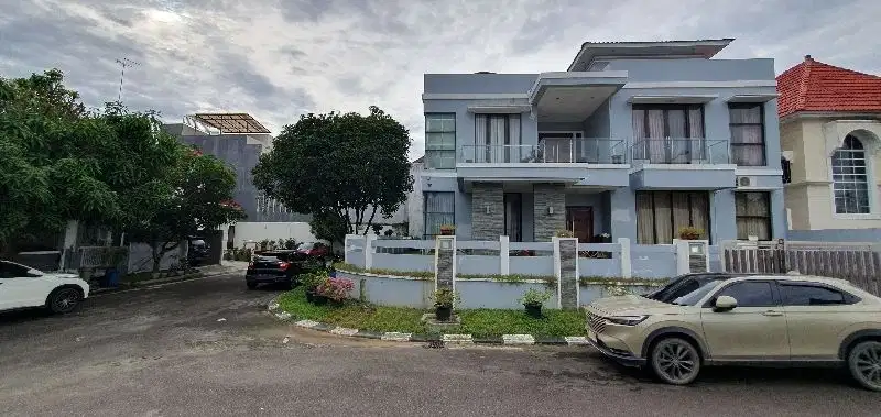 DI JUAL RUMAH HOOK 2½ LANTAI DI DUTAMAS BATAM