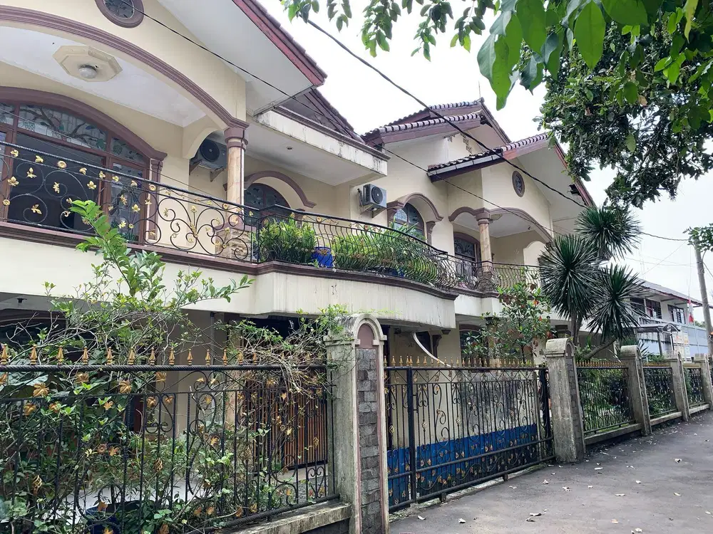 Di jual melalui lelang Rumah 2 Lantai di Ciawi Bogor